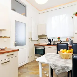 https://furnished.find-berlin-hotels.com